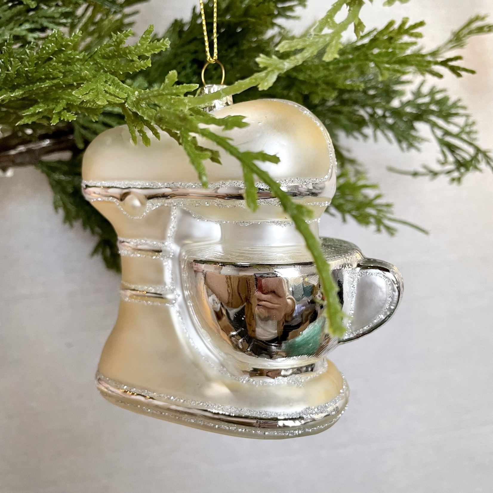 Vintage Pearl Mixer Ornament