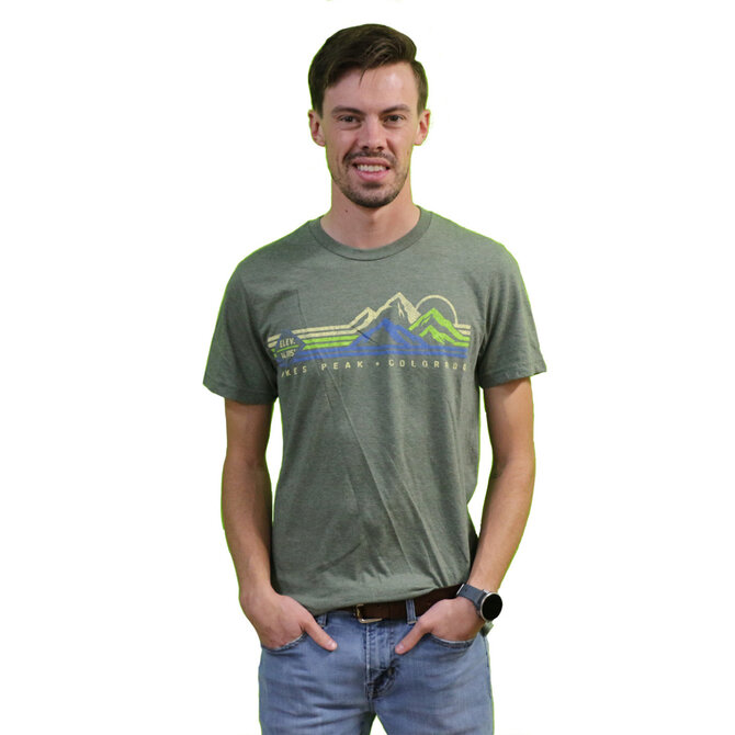 AMERICAN RESORT GEAR Retro Mountain Pikes Peak Colorado T-Shirt