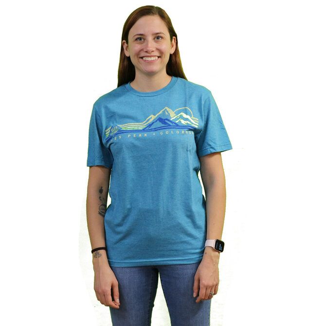 AMERICAN RESORT GEAR Retro Mountain Pikes Peak Colorado T-Shirt