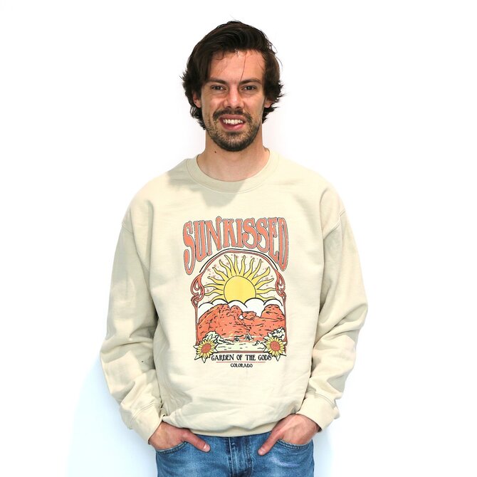 GREAT MOUNTAIN WEST Sunkissed Garden of the Gods CO T-Shirt