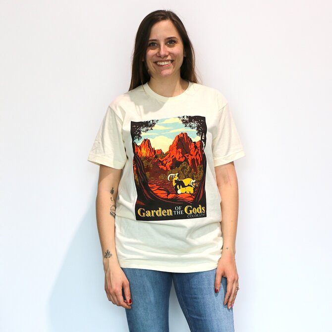 GREAT MOUNTAIN WEST Garden of the Gods Retro Crew T-Shirt