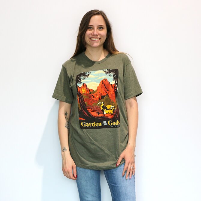 GREAT MOUNTAIN WEST Garden of the Gods Retro Crew T-Shirt