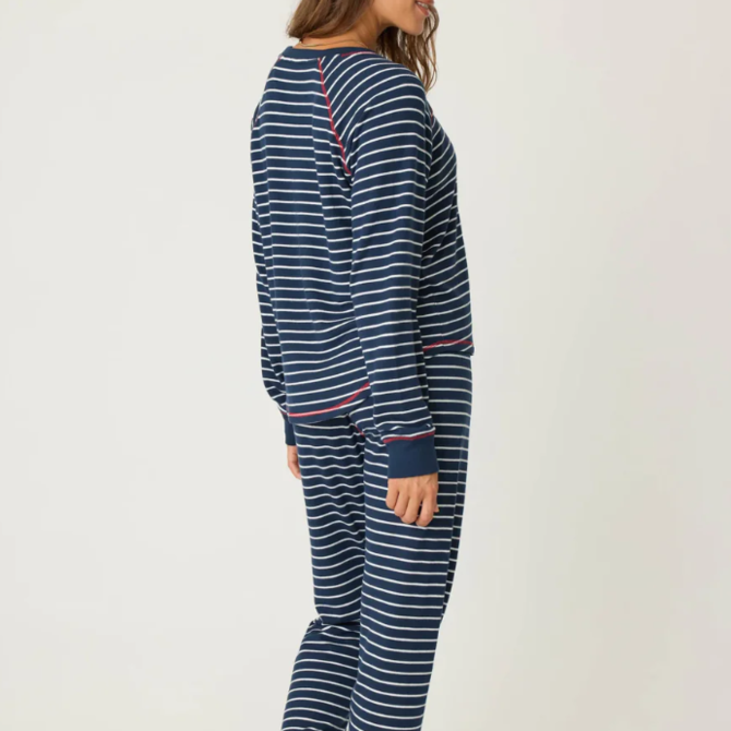 PJ Salvage Top - Long Sleeve Snowflake Kisses