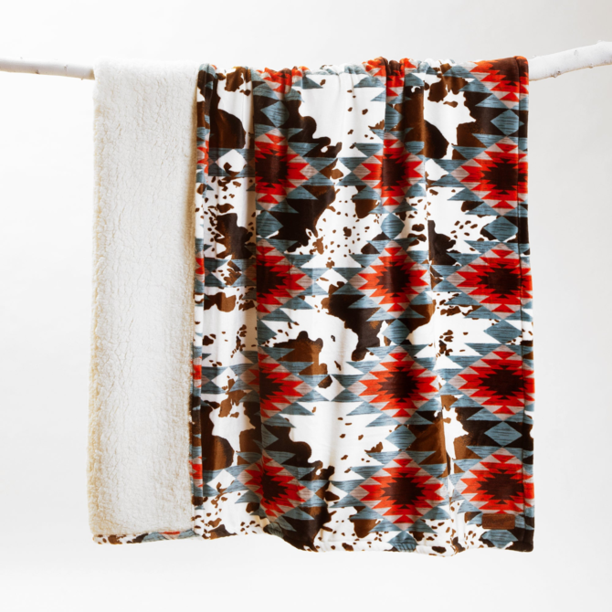 CARSTEN'S INC. Throw Blanket - Wranglers Southwest Cowhide
