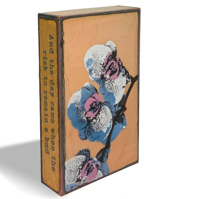 Houston Llew *RETIRED/EXCLUSIVE - Bloom