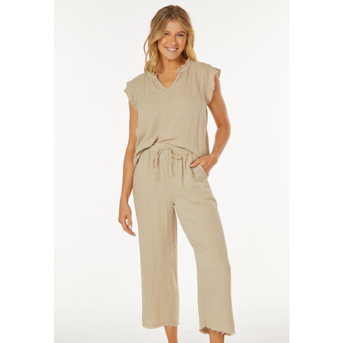 MODODOC (GENEXUS) Top - Ruffled Tank