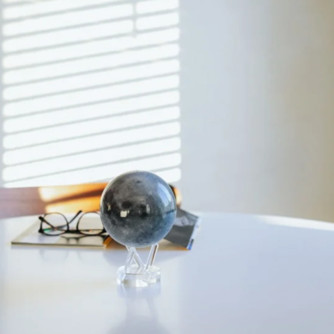 Mova Int'l Turtletech Des Globe - 4.5" Moon