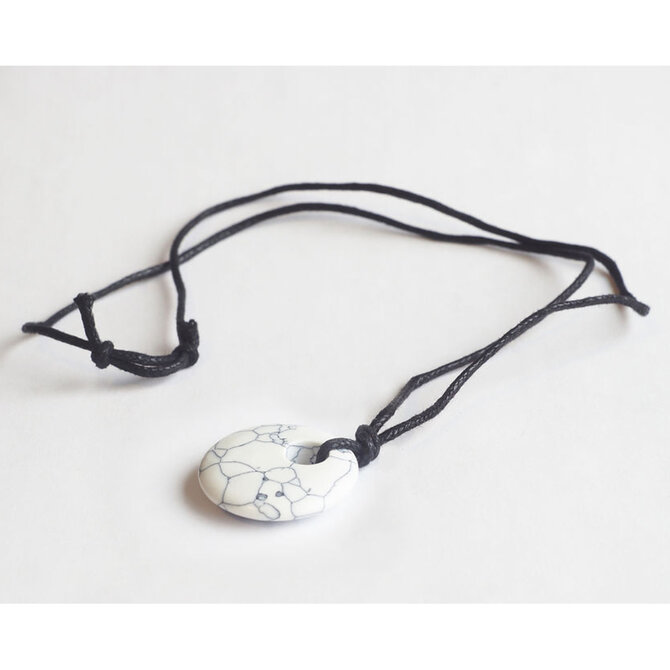 PETER WRIGHT Necklace - Howlite Circle