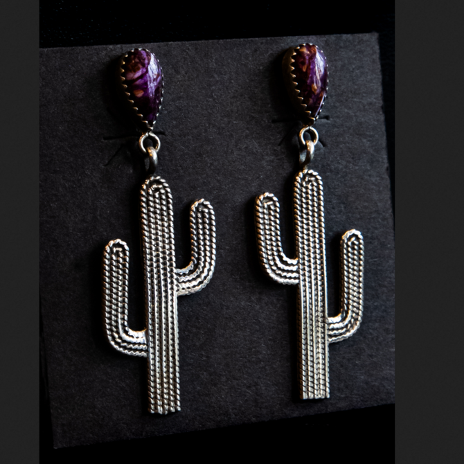 RUNNING BEAR Earring - Spiny Oyster Cactus Drop