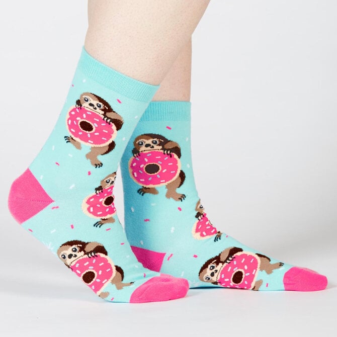 Sock It To Me CREW-SNACKIN SLOTH WMNS
