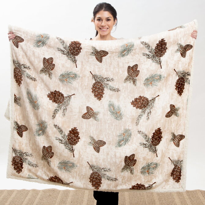 CARSTEN'S INC. Throw - Pinecones