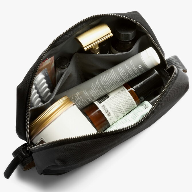 BELLROY *Toiletry Kit - Black