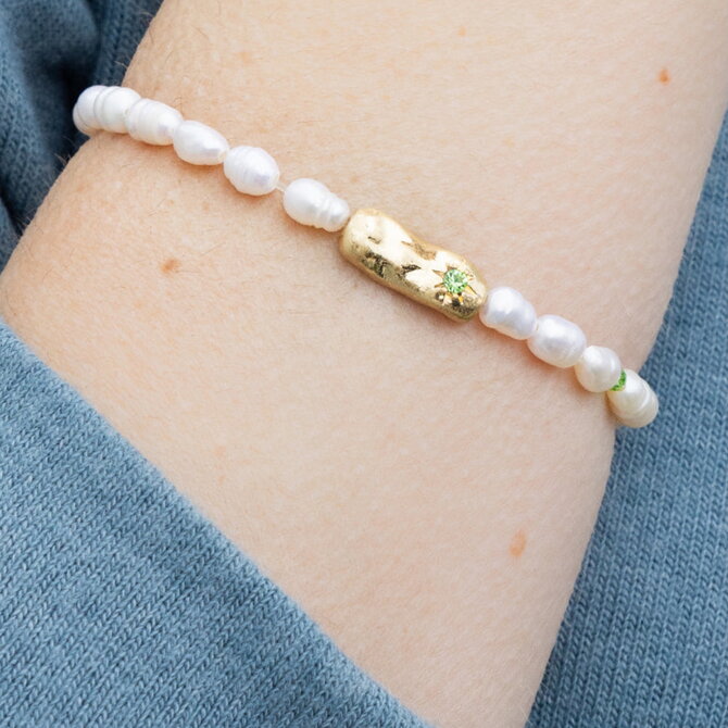 Scout Curated Wears Bracelet - Pearl/Luck/Gold