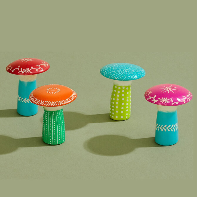 Geocentral MUSHROOM-FLATCAP SOAPSTN CARVED/COLOR  ASST