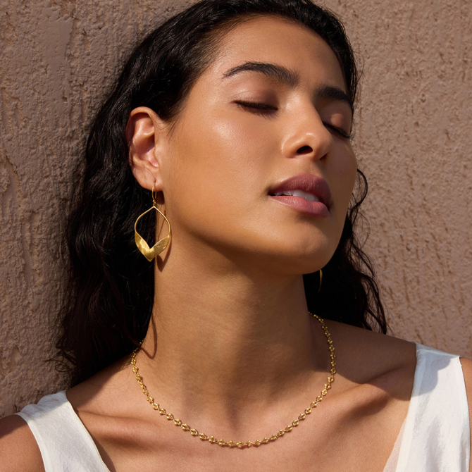 Satya Jewelry E-FLUTTERING PETALS GOLD