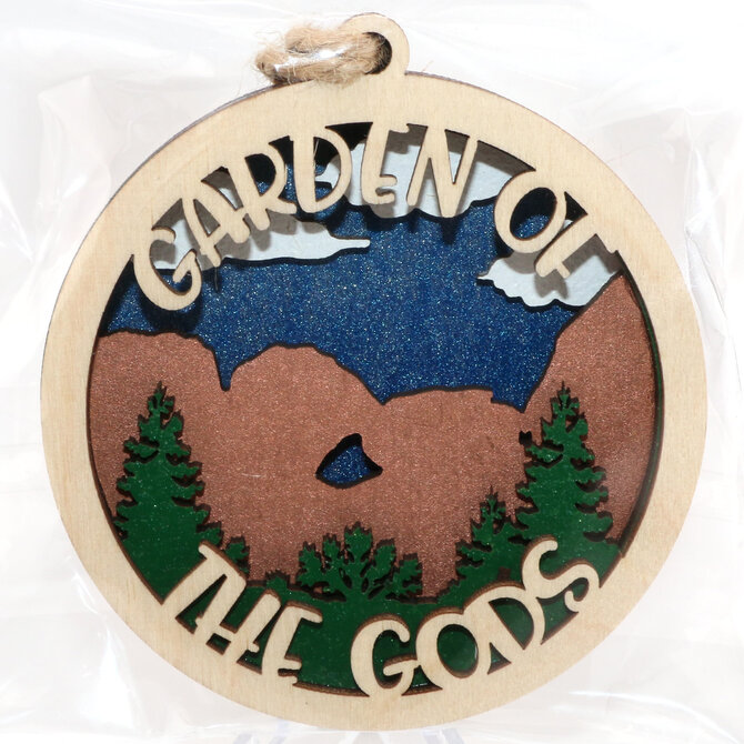 MILE HIGH GIFTS ORN-KISSING CAMELS GOG WD LAYERS