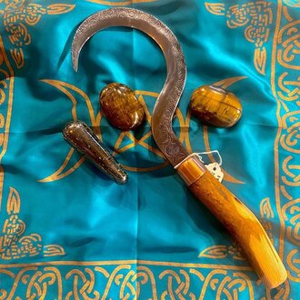 Luna Ignis Boline With Hecate Moon and Red Oak Handle