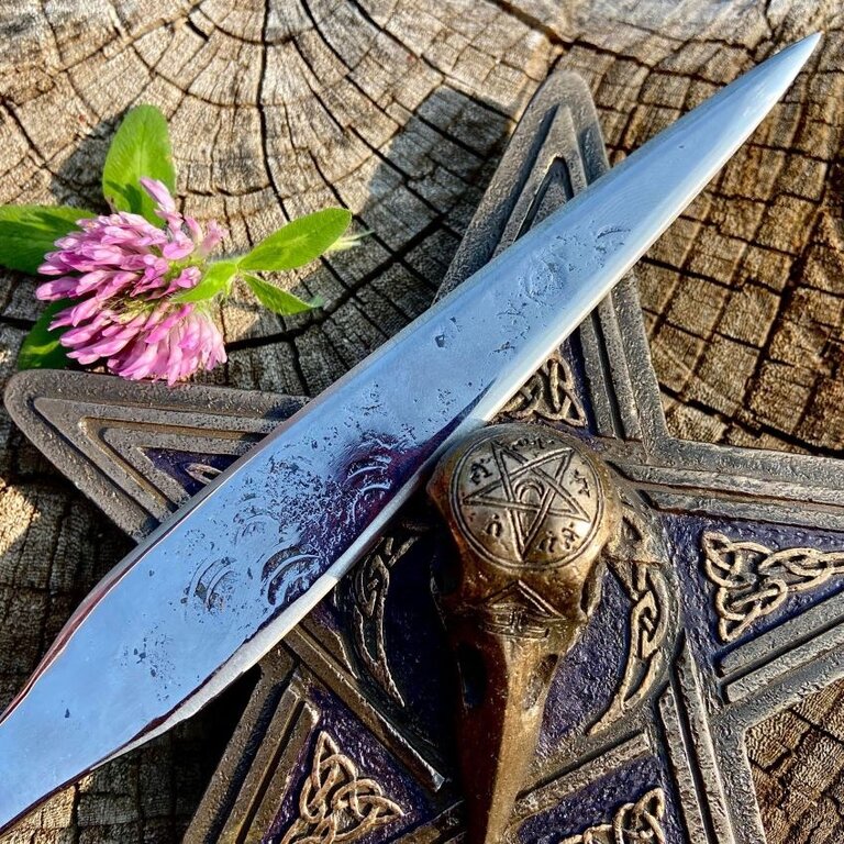 Luna Ignis Iron Athame with Double Spiral Pommel