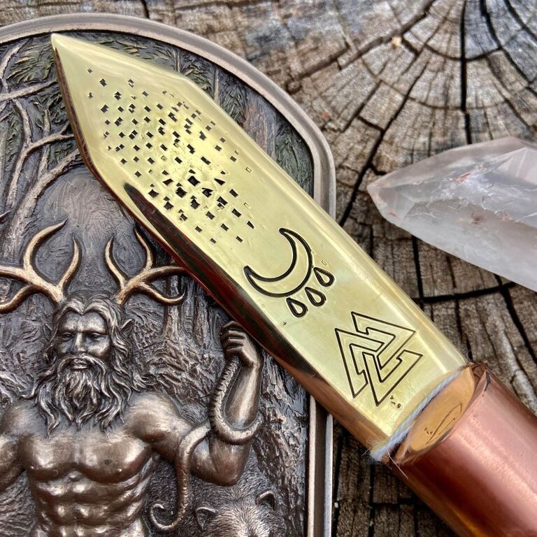 Luna Ignis Brass and Ash Queen Of The Fey Athame