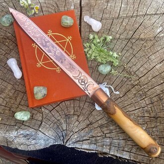 Luna Ignis Copper and Cherry Large Athame With Triple Moon Pentacle Luna Ignis Copper and Cherry Large Athame With Triple Moon Pentacle