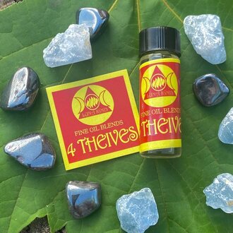 Luna Ignis Luna Ignis 4 Thieves Oil Luna Ignis Luna Ignis 4 Thieves Oil