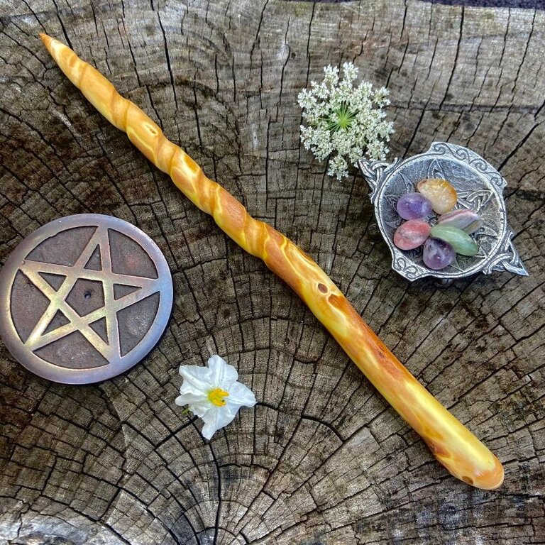 Luna Ignis Luna Ignis English Graveyard Yew Wand Merlyn