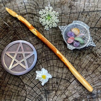 Luna Ignis Luna Ignis English Graveyard Yew Wand Necromancer