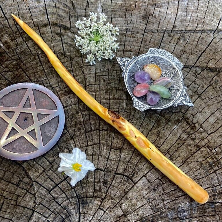 Luna Ignis Luna Ignis English Graveyard Yew Wand Serpente