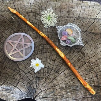 Luna Ignis Luna Ignis English Graveyard Yew Wand Hecate