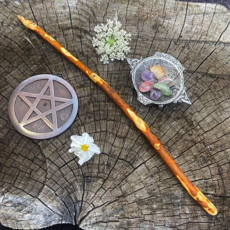 Luna Ignis Luna Ignis English Graveyard Yew Wand Hecate