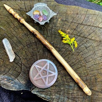 Luna Ignis Luna Ignis English Hazel Wand Taliesin