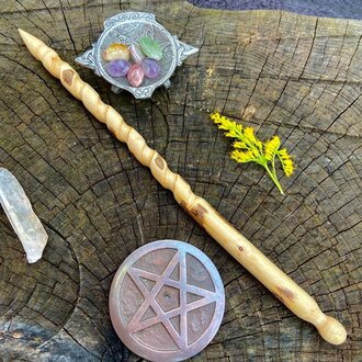 Luna Ignis Luna Ignis English Hazel Wand Herne