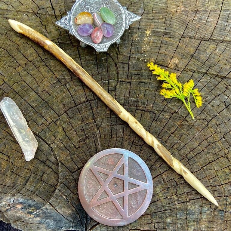 Luna Ignis Luna Ignis English Hazel Wand Dagda
