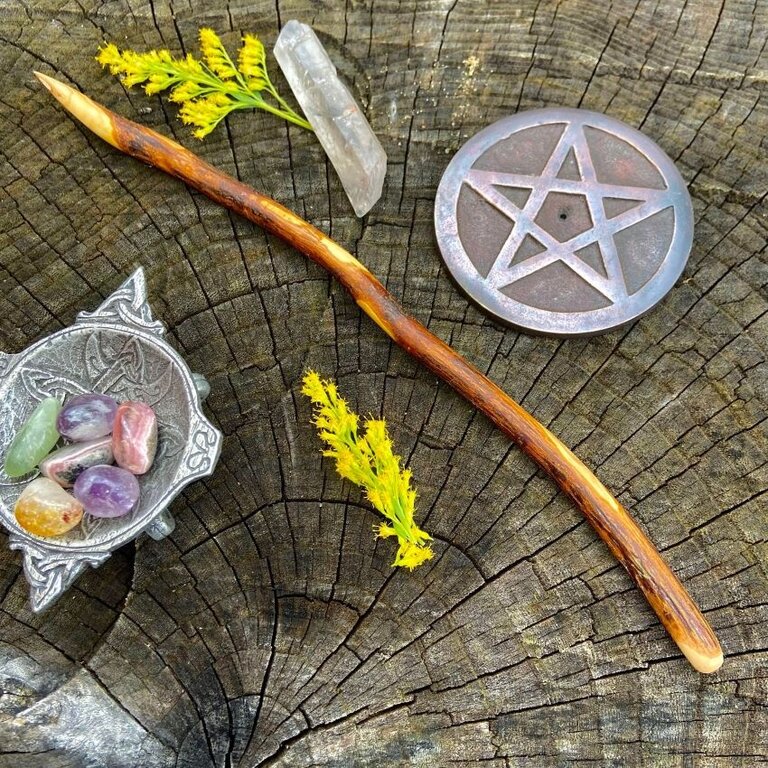 Luna Ignis Luna Ignis English Rowan Wand Erenn