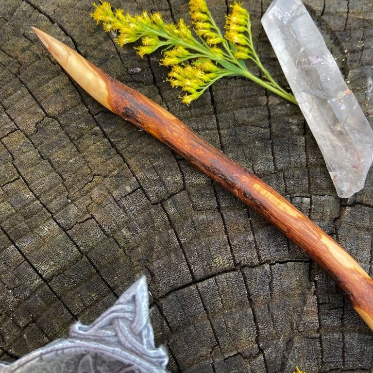 Luna Ignis Luna Ignis English Rowan Wand Erenn