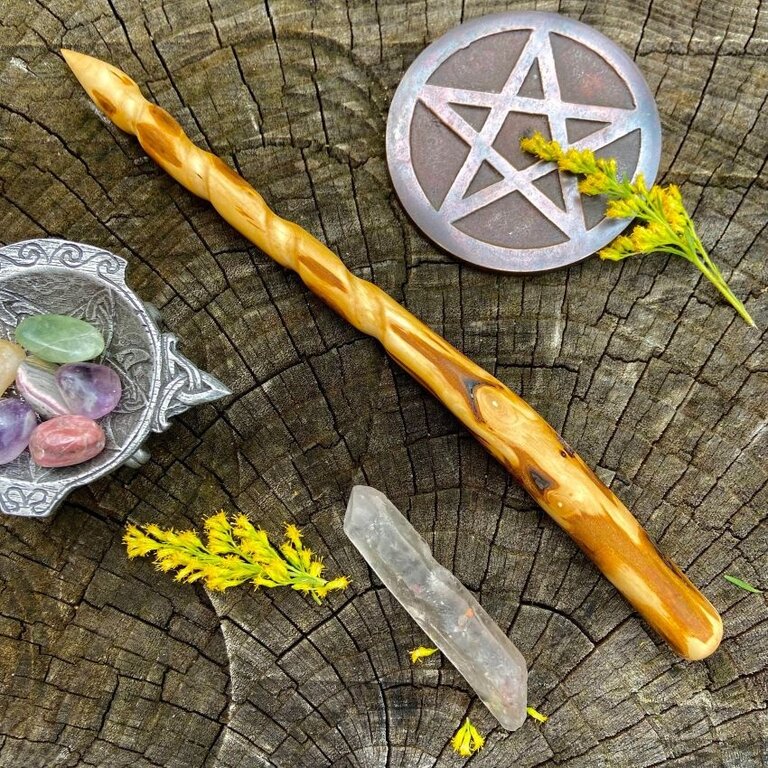 Luna Ignis Luna Ignis English Blackthorn wand Morgana