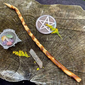 Luna Ignis Luna Ignis English Blackthorn wand Viper