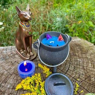 Luna Ignis Cast Iron Cauldron 4inch with Smudge Candle White Sage