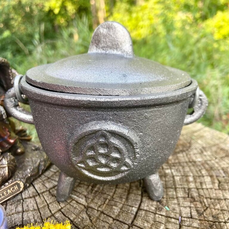 Luna Ignis Medium Cauldron (4.5") Triquetra