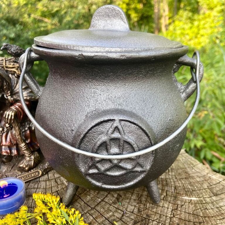 Luna Ignis Large Cauldron (7") Triquetra