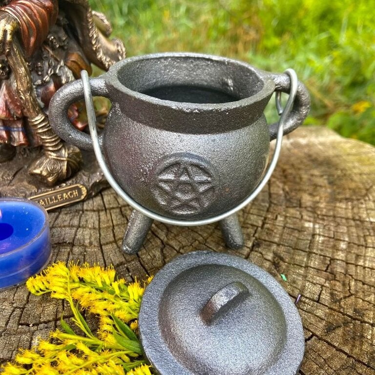 Luna Ignis Small Cauldron (3.5") Pentacle