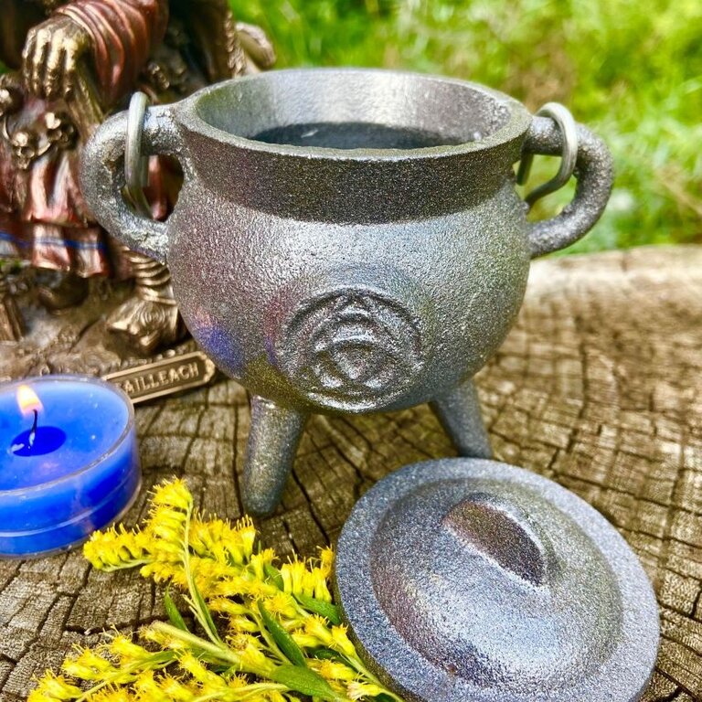 Luna Ignis Small Cauldron (3.5") Triquetra