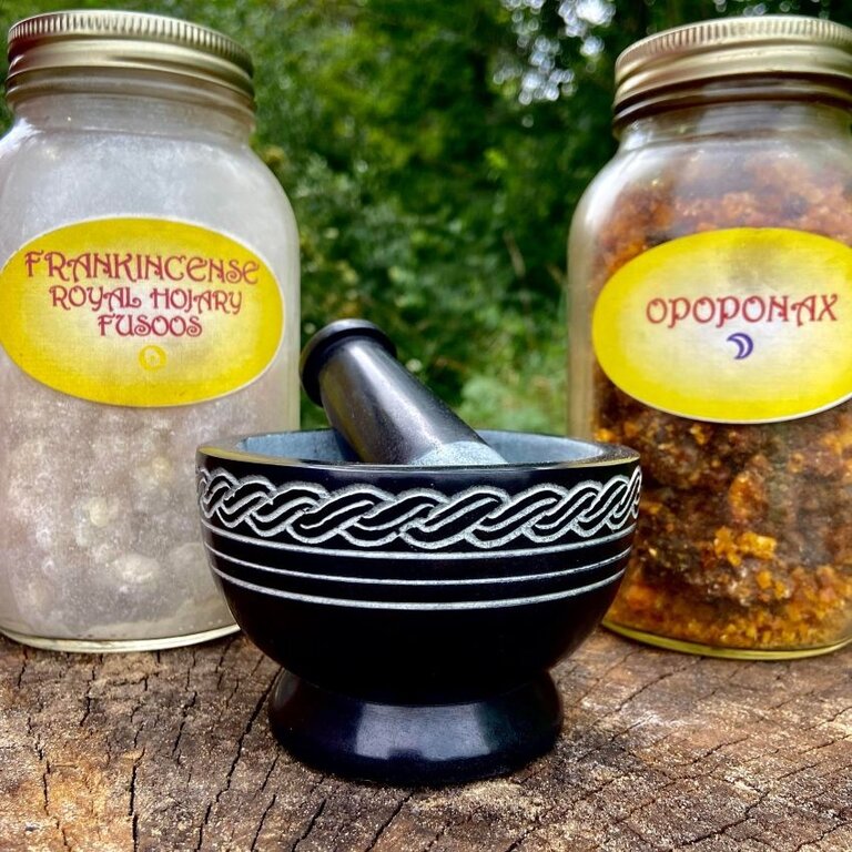 Luna Ignis Celtic Knot Craved Soap Stone Mortar & Pestle