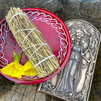 Luna Ignis Medium Smudge High Desert Sage 4 Inches Luna Ignis Medium Smudge High Desert Sage 4 Inches