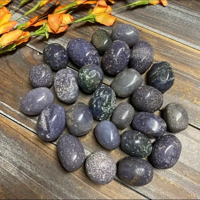 Luna Ignis Grape Agate
