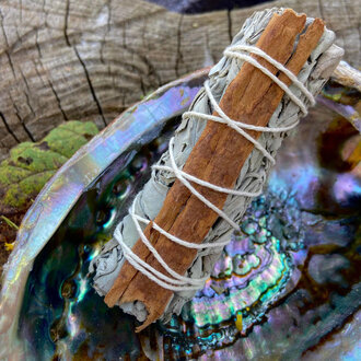 Luna Ignis Medium Smudge White Sage and Cinnamon 4 Inches Luna Ignis Medium Smudge White Sage and Cinnamon 4 Inches