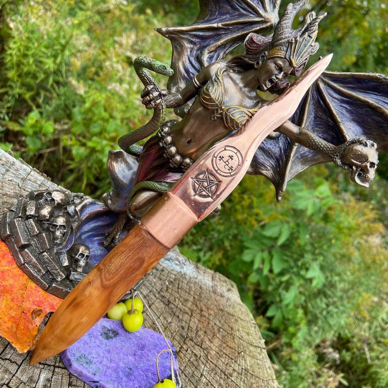 Luna Ignis Copper and Apple Lilith Athame Averse Pentacle Cunning Craft