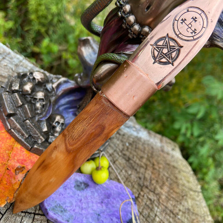 Luna Ignis Copper and Apple Lilith Athame Averse Pentacle Cunning Craft