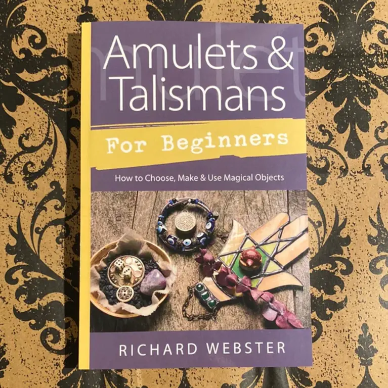 Llewellyn Publications Amulets and Talismans for Beginners