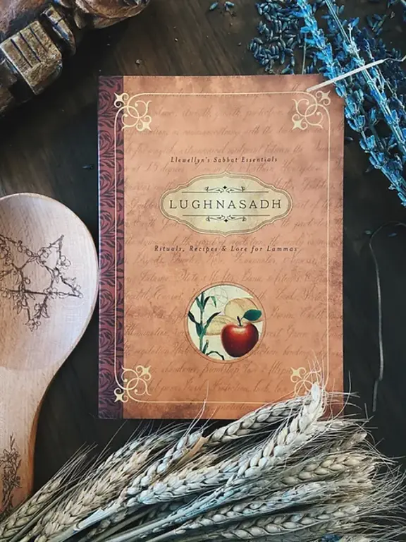 Llewellyn Publications LUGHNASADH: Rituals, Recipes & Lore For Lammas (Llewellyn's Sabbat Essentials #4)